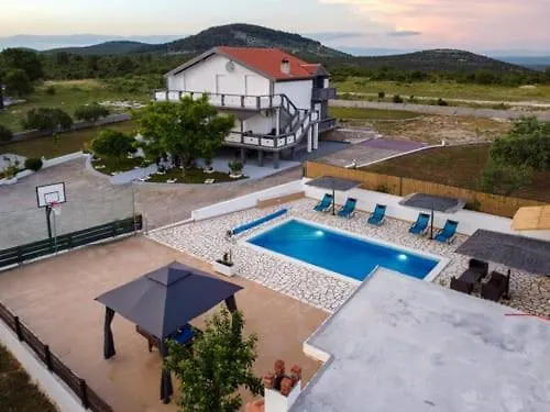 Дом отдыха Luka *